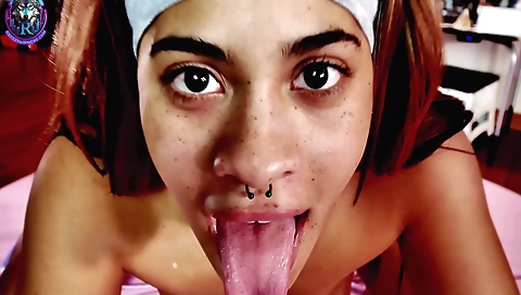 Amateur porn video of a ebony babe taking a cock deep