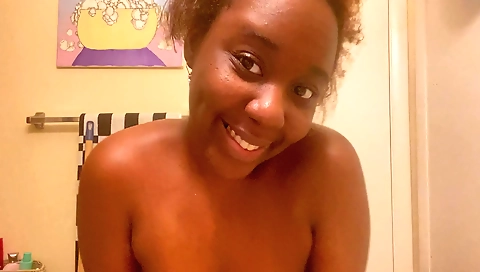 Busty chick is showing off her body in her bedroom