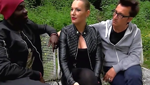 Ebony hottie gets fucked by two hot guys in an amateur threesome