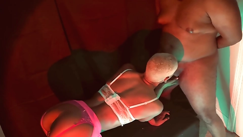 Amateur brunette in stockings sucking cock in hot vid