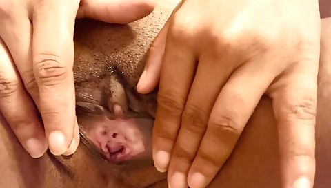 Ebony webcam beauties gets excited and gets off solo