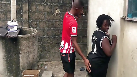 Ebony amateur girl gets fucked in a 10-minute porn clip