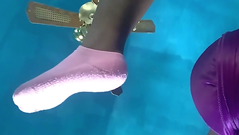 Webcam solo video showing my ebony pussy getting fucked