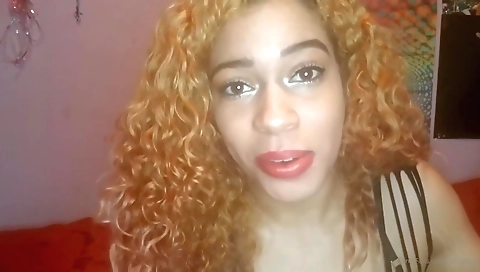 Ebony babe in stockings plays with her pussy and dildo