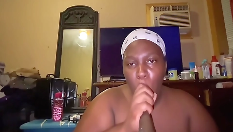 Big tits black hottie takes off clothes on the cam