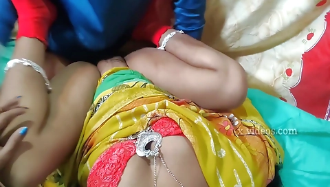 Indian girl with a big ass and a sexy cunt gets a cum shot